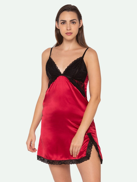 

Candyskin Red & Black Solid Satin Finish Nightdress
