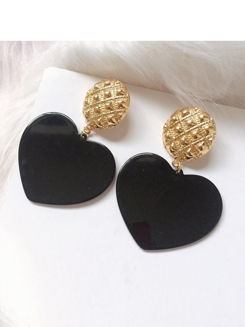 

YoungWildFree Gold-Toned Heart Shaped Studs Earrings