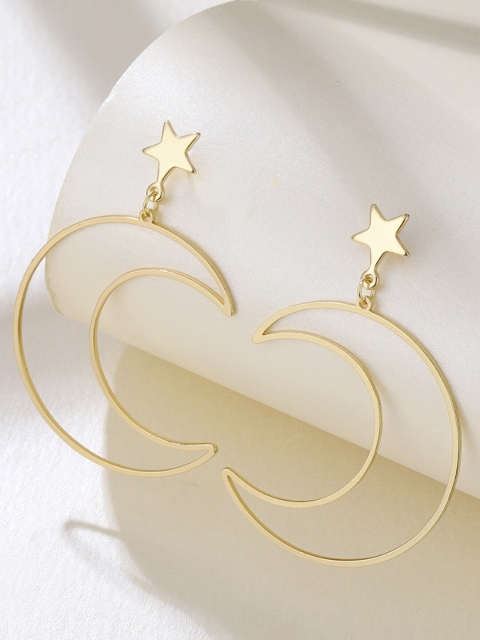 

YoungWildFree Women Gold-Toned Contemporary Drop Earrings