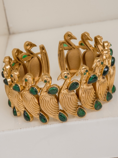 

Alankruthi Women Gold-Toned & Green Gold-Plated Bangle-Style Bracelet