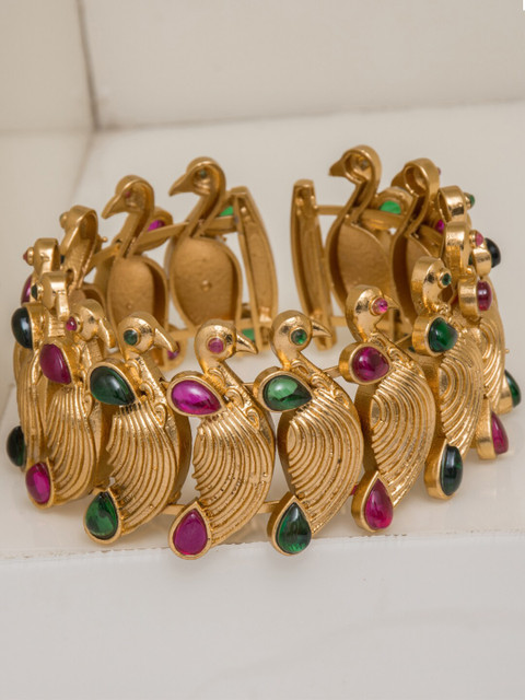 

Alankruthi Women Gold-Toned & Green Bangle-Style Bracelet