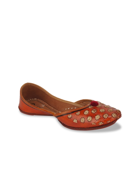 

The Desi Dulhan Women Brown Leather Ethnic Embellished Handcrafted Mojaris Flats