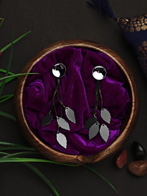 

Mali Fionna Black Contemporary Studs Earrings