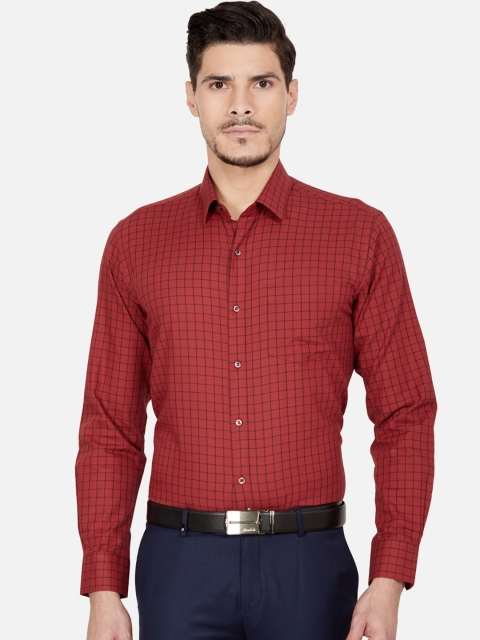 

Oxemberg Men Red Slim Fit Checked Casual Shirt