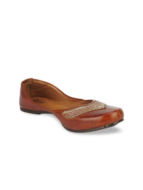 

The Desi Dulhan Women Brown Embellished Mojaris Flats