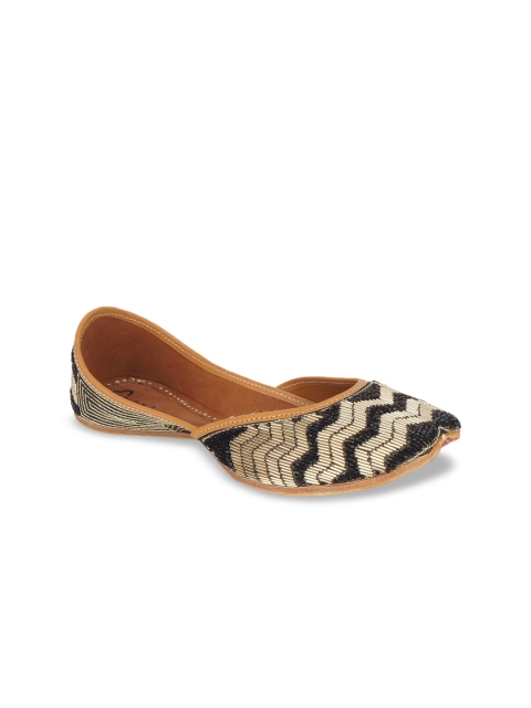 

The Desi Dulhan Women Black Embellished Leather Ethnic Mojaris Flats