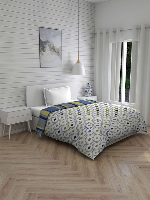 

Layers White & Green Geometric AC Room 120 GSM Single Bed Comforter