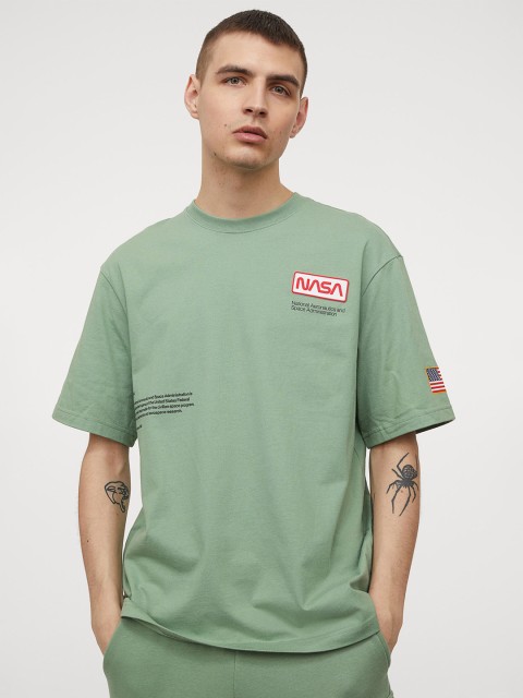 

H&M Men Green NASA Printed Relaxed Fit Cotton T-shirt