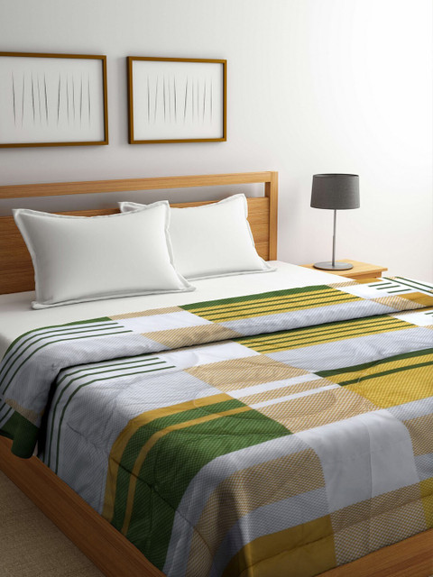 

Raymond Home White & Green Geometric Microfiber Mild Winter Double Bed Quilt