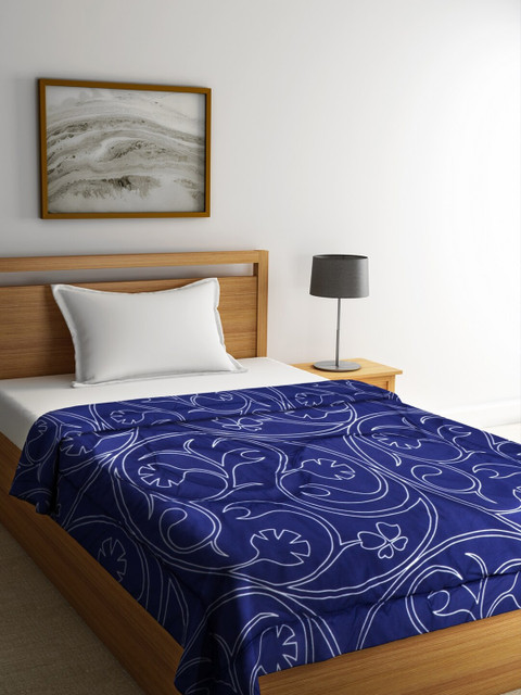 

Raymond Home Blue & White Ethnic Motifs Microfiber Mild Winter 150 GSM Single Bed Quilt