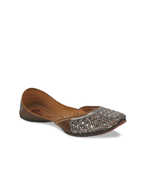 

The Desi Dulhan Women Brown Textured Mojaris Flats