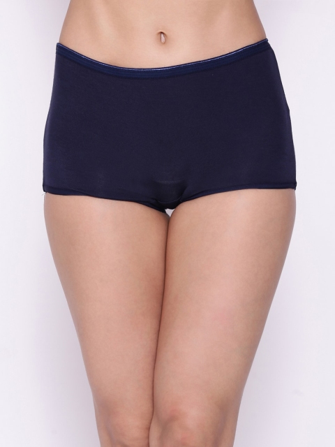 

Clovia Women Navy Blue Solid Cotton Boy Shorts PN3462P08