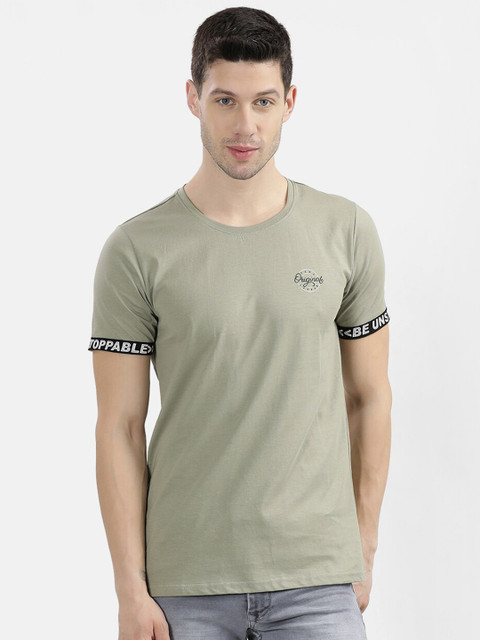

V2 Value & Variety Men Green T-shirt