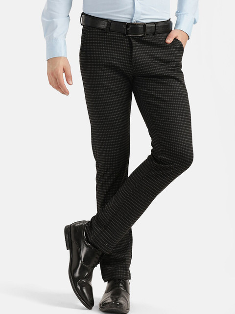 

V2 Value & Variety Men Black & White Checked Formal Trousers
