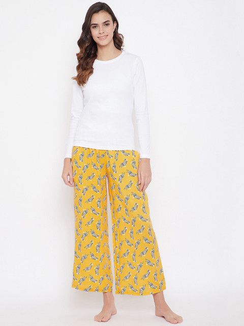

Clovia Women White & Yellow Night suit