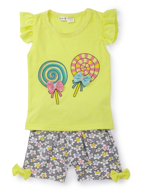 

Like A Boss Girls Yellow & Grey Printed T-shirt with Shorts