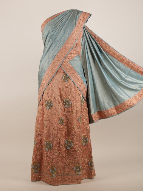 

Pothys Brown & Grey Floral Embellished Jute Silk Heavy Work Half Saree