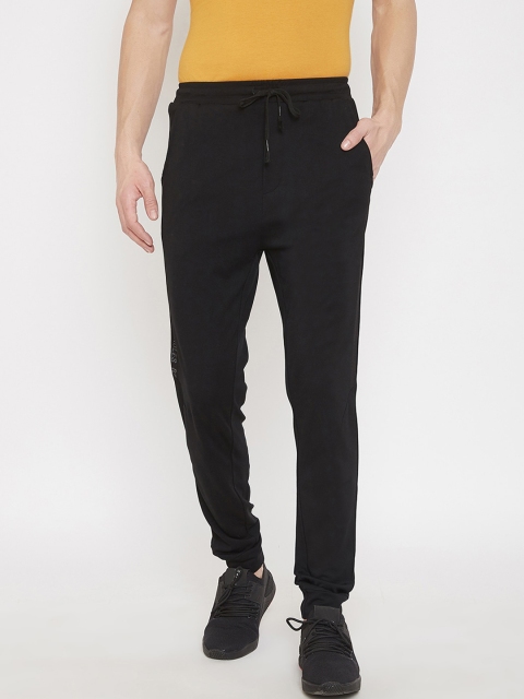 

QUBIC Men Black Solid Joggers