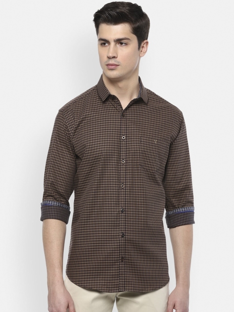 

V Dot Men Brown Slim Fit Printed Casual Shirt