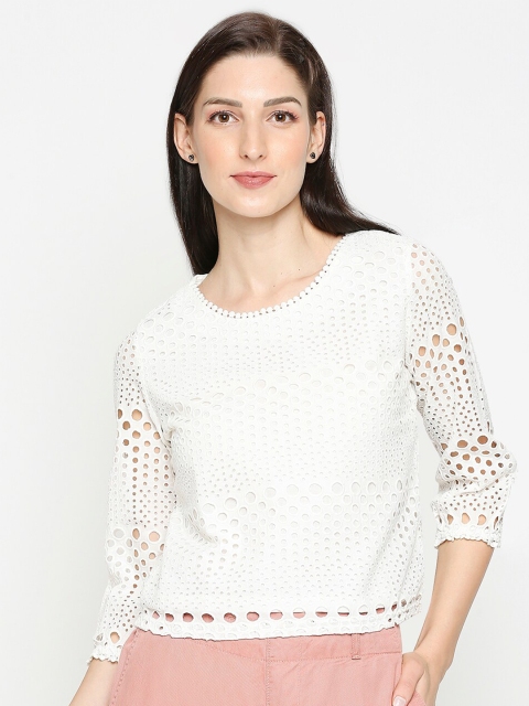

Kraus Jeans Women Off White Schiffli Crop Top
