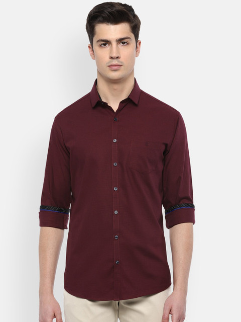 

V Dot Men Maroon Slim Fit Printed Casual Shirt