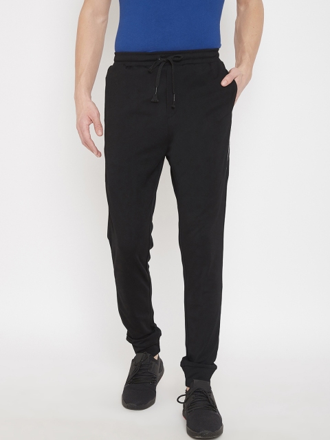 

QUBIC Men Black Solid Joggers