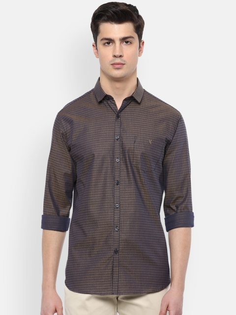 

V Dot Men Brown Slim Fit Casual Shirt