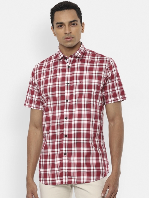 

Van Heusen Sport Men Red Slim Fit Checked Casual Shirt