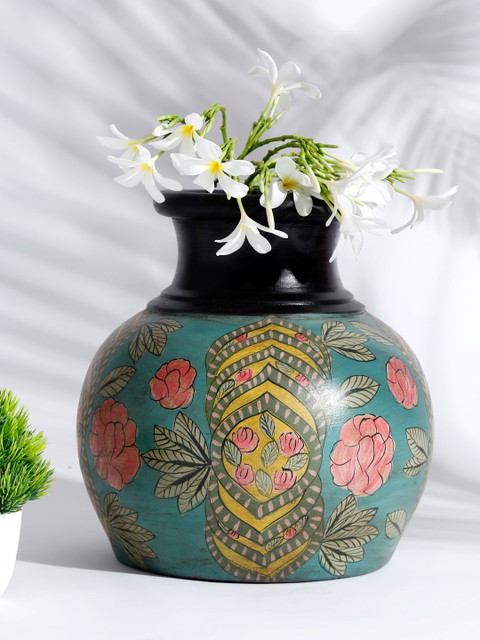 

Fabindia Gold-Toned & Green Flower Printed Metal Rajyavati Vase