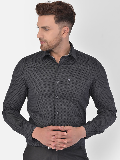 

COBB Men Black Regular Fit Formal Shirt
