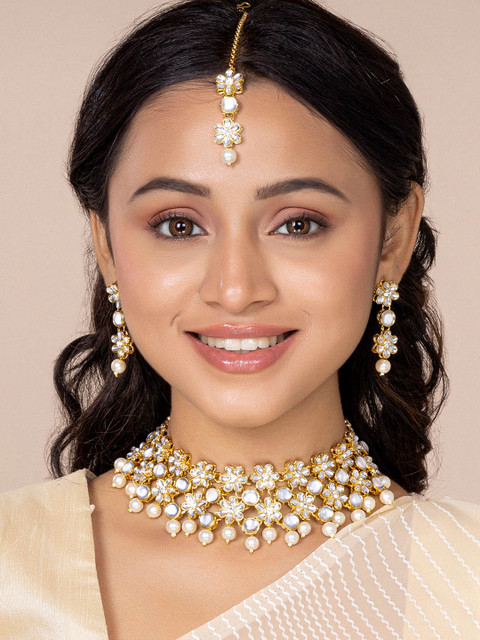 Peora 18k Gold-Plated & White Kundan and Pearl- Studded Floral Shaped Jewellery Set