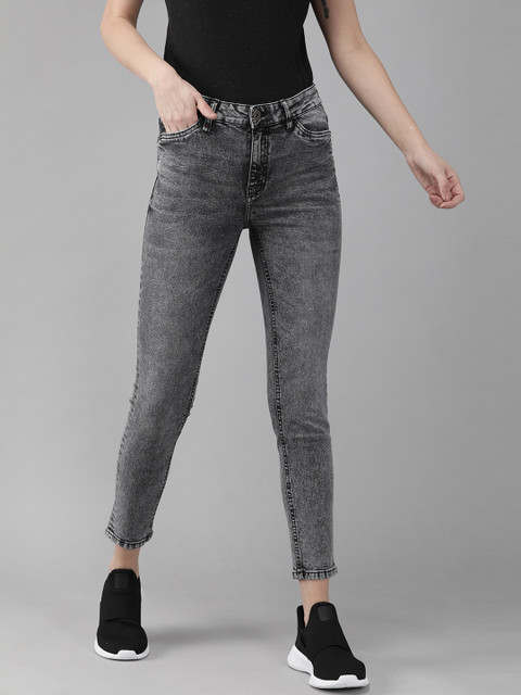The Roadster Lifestyle Co Women Charcoal Grey Skinny Fit Mid-Rise Clean Look Jeans