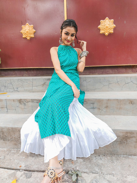 TAG 7 Women Pack Of 2 White & Black Solid Flared Palazzos - Image 6