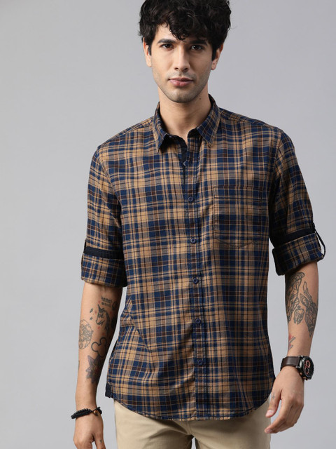 Roadster Men Beige & Blue Regular Fit Checked Casual Shirt