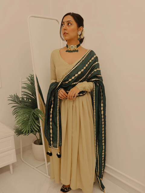 Clora Creation Women Green & Gold-Coloured Striped Gotta Patti Dupatta - Image 5