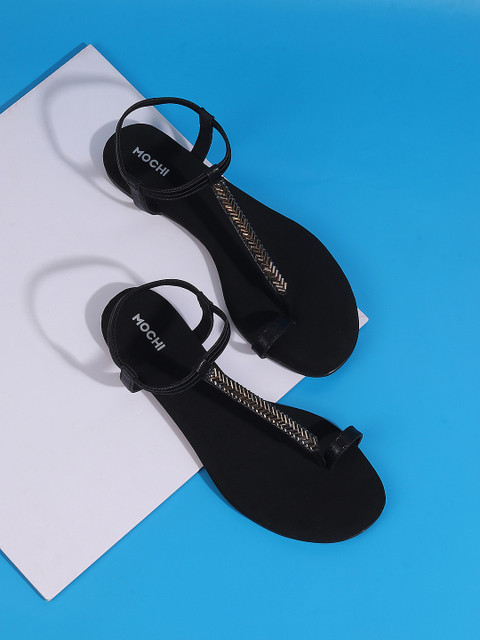 Mochi Women Black Embellished One Toe Flats