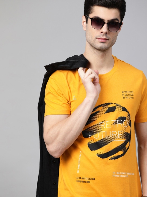 Roadster Men Yellow Black Pure Cotton Typography Printed Pure Cotton T-shirt
