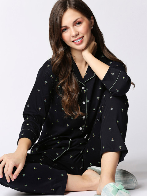 I like me Women Black Self Design