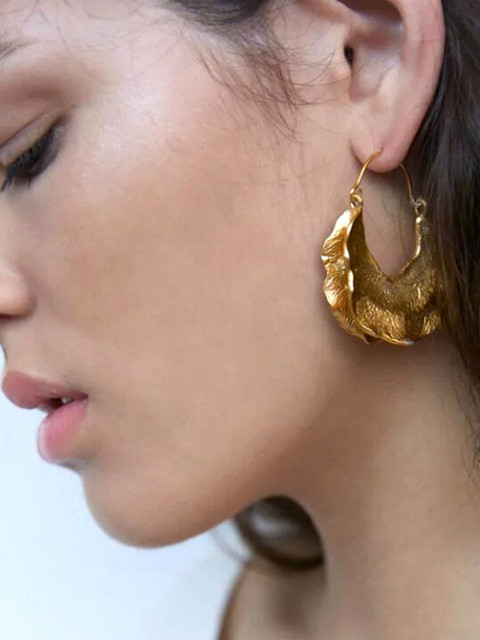 Yellow Chimes Set of 2 Gold-Plated Contemporary Hoop Earrings - Image 3