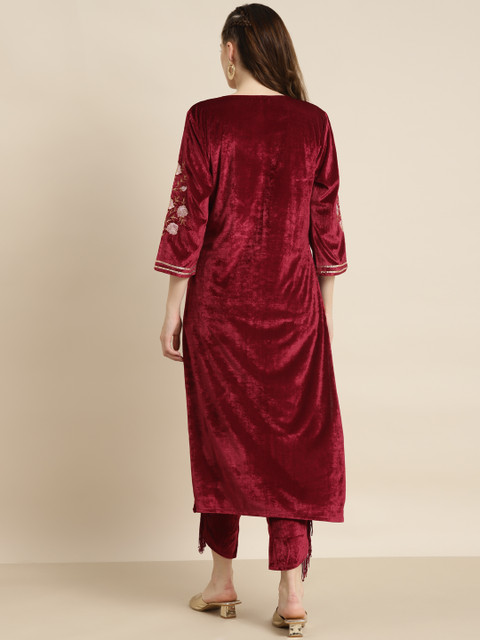 Shae by SASSAFRAS Women Maroon & Gold-Toned Floral Embroidered Velvet Kurta - Image 4