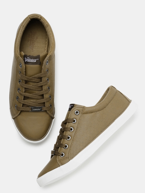 Roadster Men Brown Sneakers Image