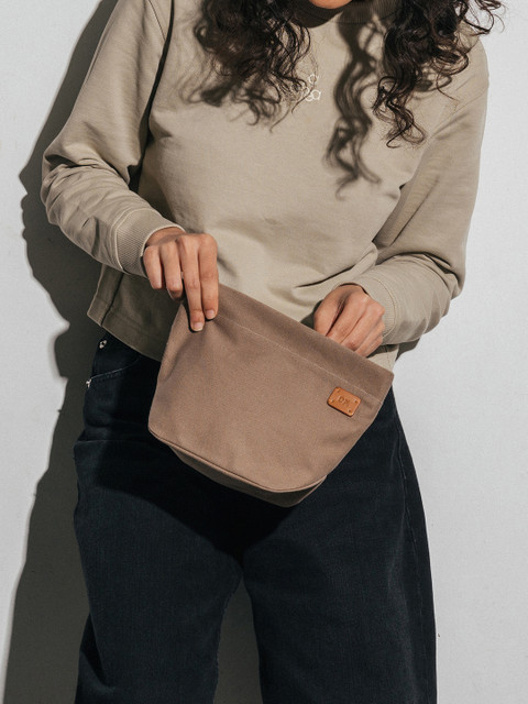 DailyObjects Beige Solid Travel Pouch