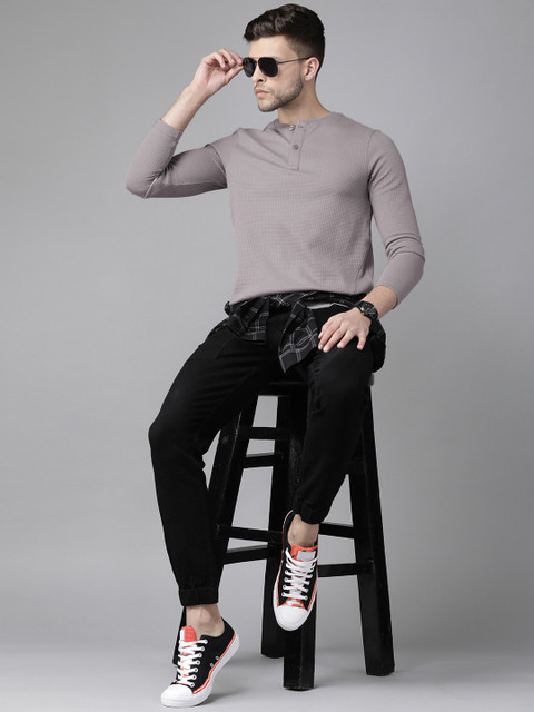 Roadster Men Grey Self-Design Henley Neck T-shirt