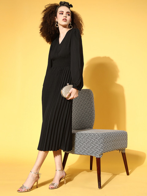 plusS Women Black Solid Vacay Attire