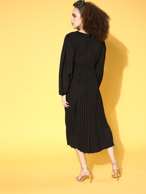 plusS Women Black Solid Vacay Attire - Image 5