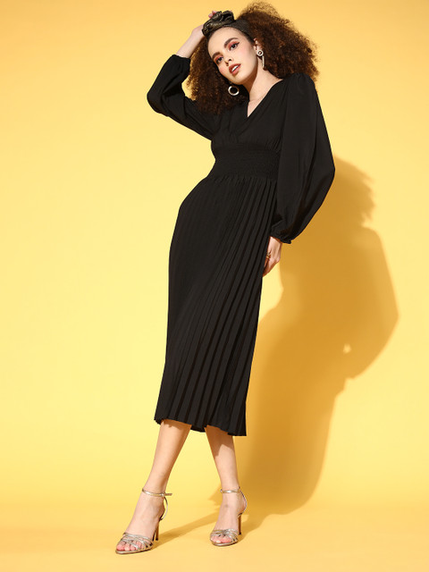 plusS Women Black Solid Vacay Attire - Image 2