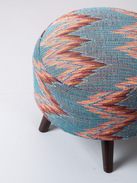 nestroots Set of 2 Blue & Red Tufted 4-Legged Round Ottomans - Image 3