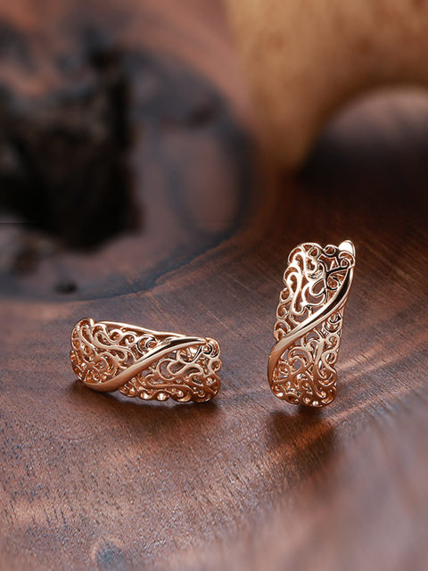 Shining Diva Fashion Gold-Toned Contemporary Hoop Earrings