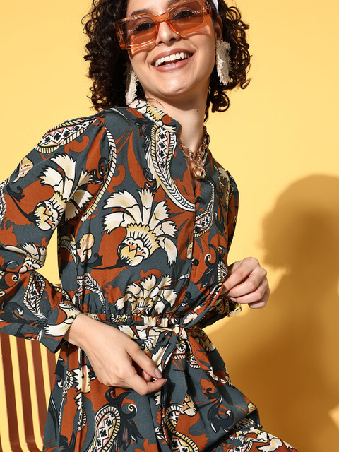 plusS Women Attractive Charcoal Floral Vacay Attire - Image 3