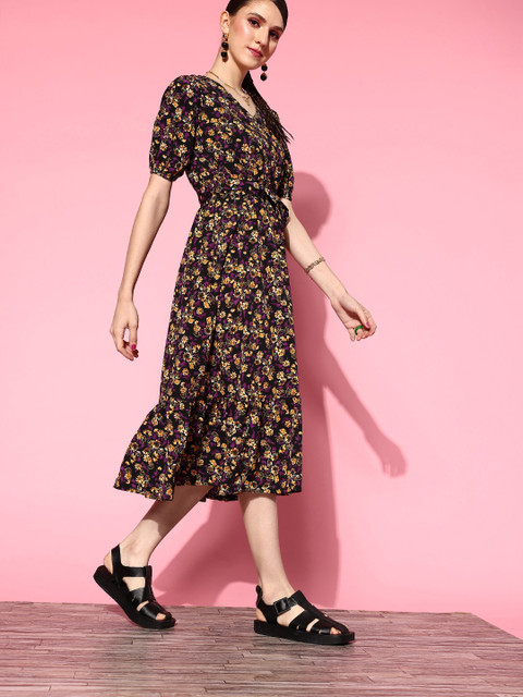 plusS Women Navy Blue Floral Vacay Attire - Image 5